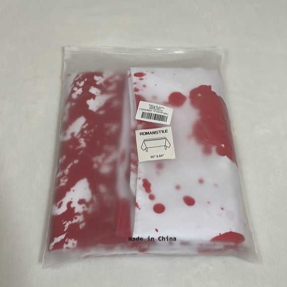Romanstile Halloween Fabric Waterproof Bloody Handprint Rectangle Tablecloth - Picture 5 of 9